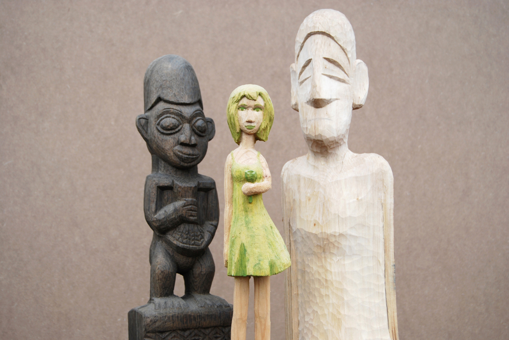 Geschnitzte Holzfiguren aus dem Holzbildhauer-Workshop